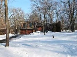 7751 Singing Bird Cir, Roscoe, IL 61073