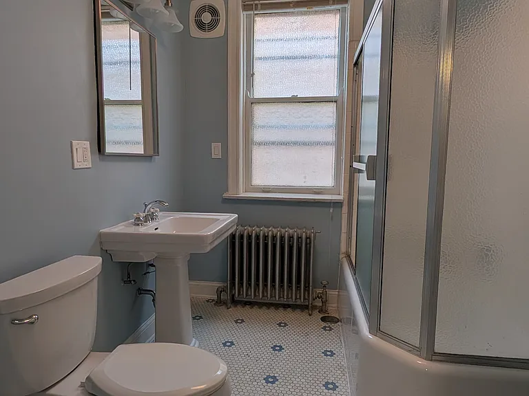 1304 W Elmdale Ave #1 — Photo 7