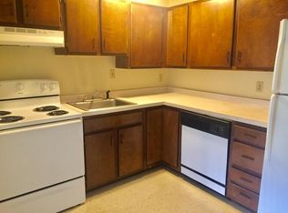 40 Dinan Dr #10, Gardner, MA 01440