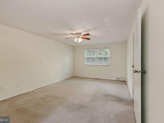 5th image of 9404 Mirror Pond Dr