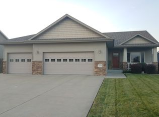 268 E Maple St, Seward, NE 68434