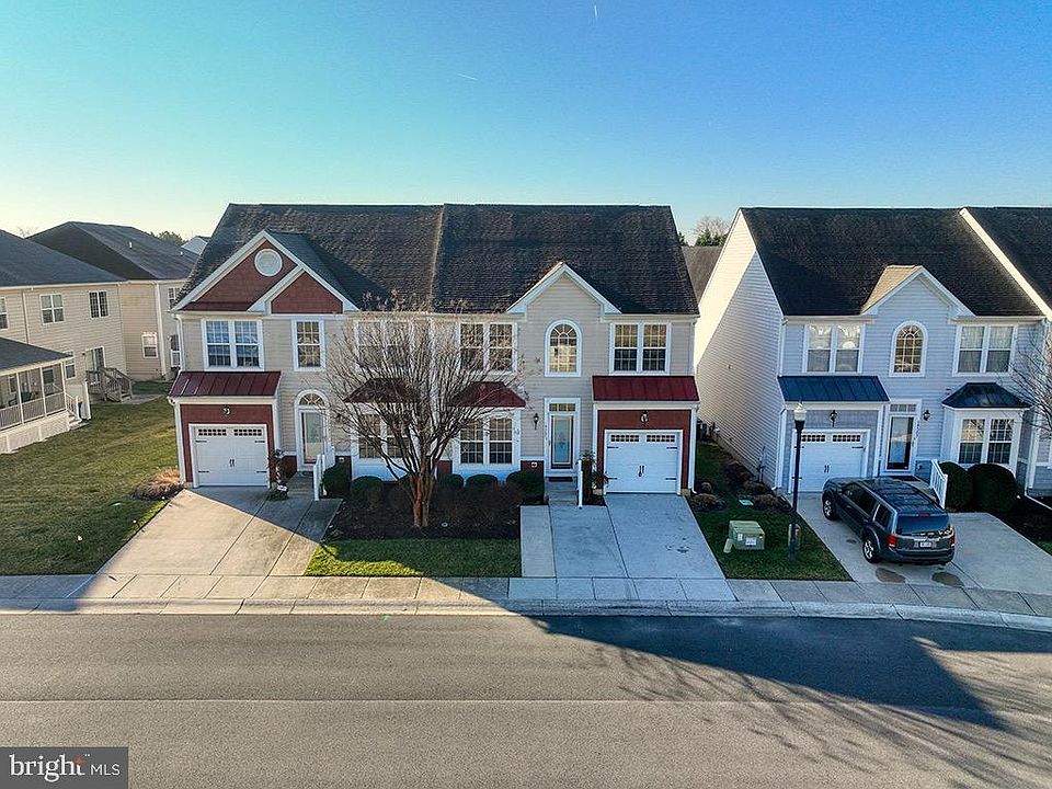 1st image of 19305 Copper Dr N