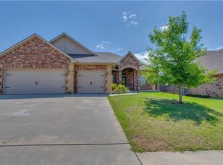 409 Summit Bnd, Norman, OK 73071