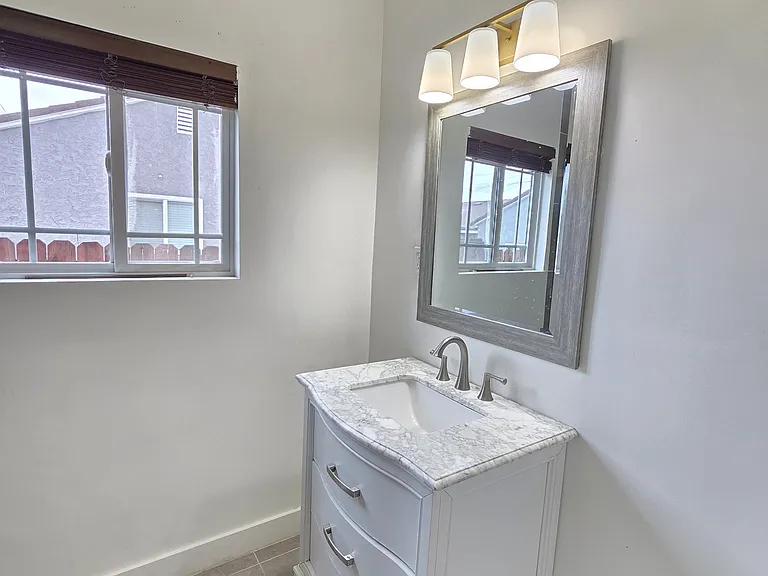 8154 Potter Ave — Photo 6