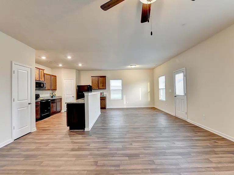 811 Independence Ave — Photo 18