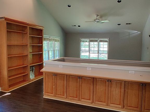Kitchen & family room(2nd fl