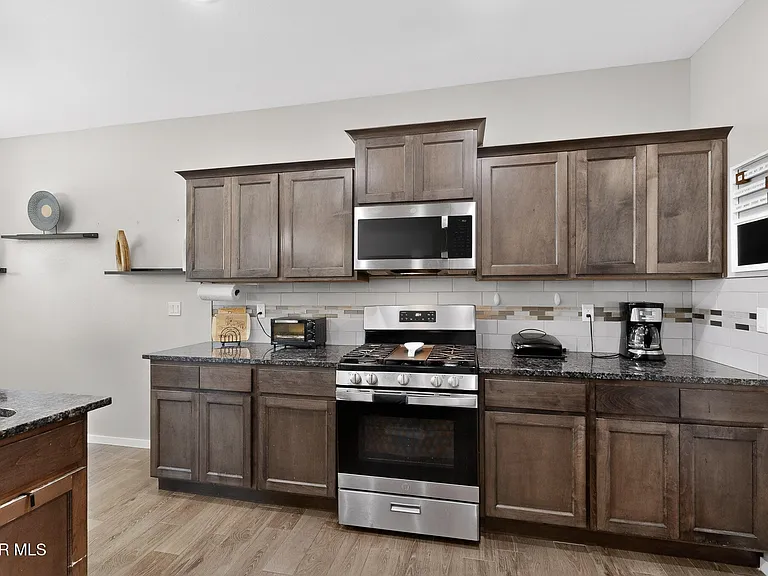 14717 Charles Foster Ave — Photo 4