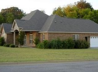 19 Breckenridge Pl, Deatsville, AL 36022