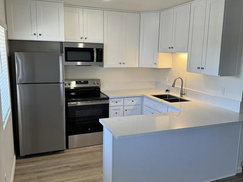 Vista del Sol Apartments