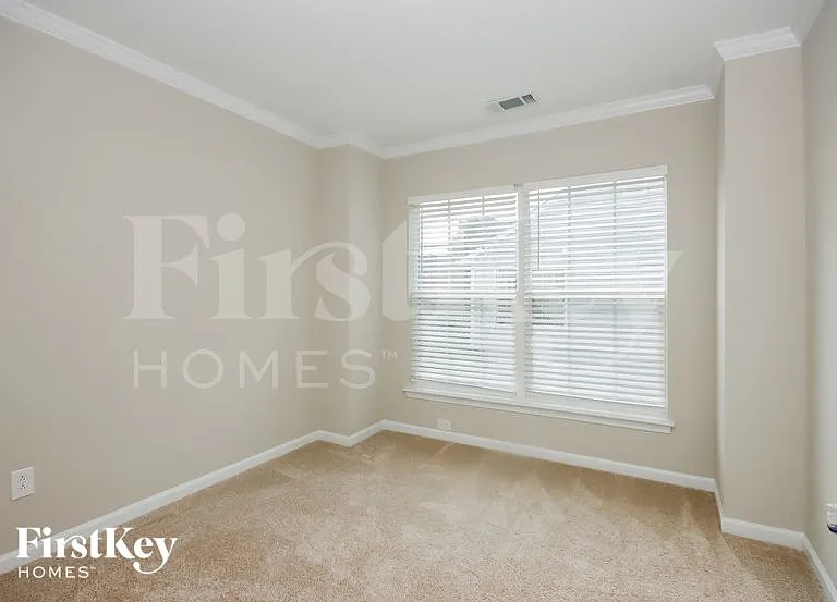 105 Meandering Way Ln — Photo 12