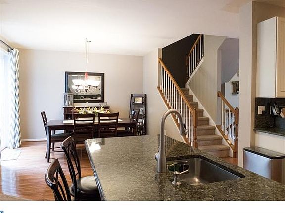 3rd image of 216 Cherry Ln