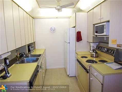 3rd image of 329 Grantham Cir #B