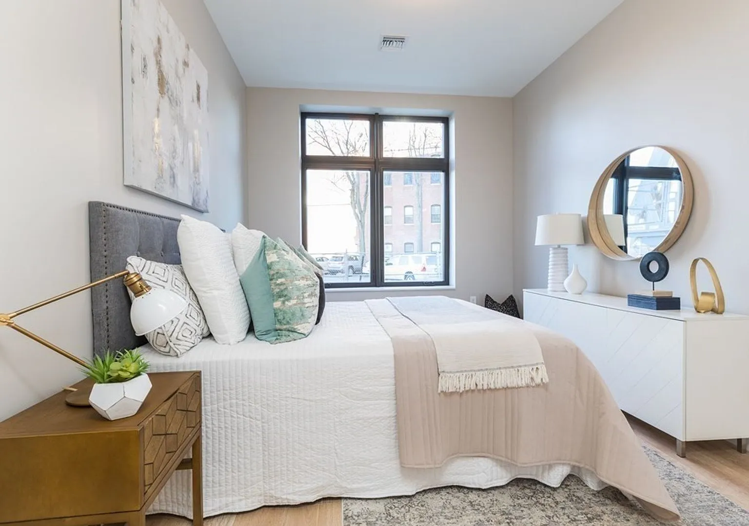 1 bedroom den for 9/1 with garage parking! — Photo 1