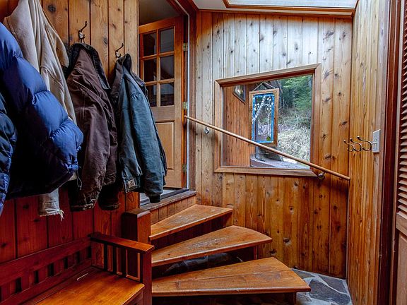 5th image of 1255 Fritz Cove Rd