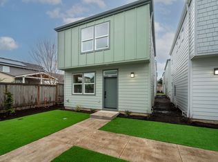2822 N Crater Ln, Newberg, OR 97132