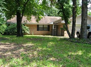 1003 Crestwood Dr, Bryan, TX 77801