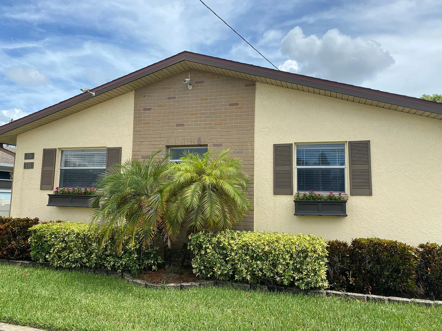 116 NE Jefferson Cir N — Photo 1