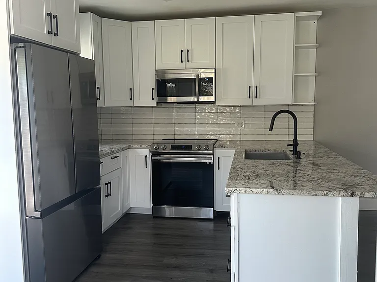 1970 SE 1st Cir — Photo 24