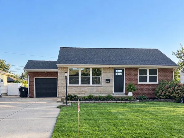 1008 W Stratford Dr, Peoria, IL 61614