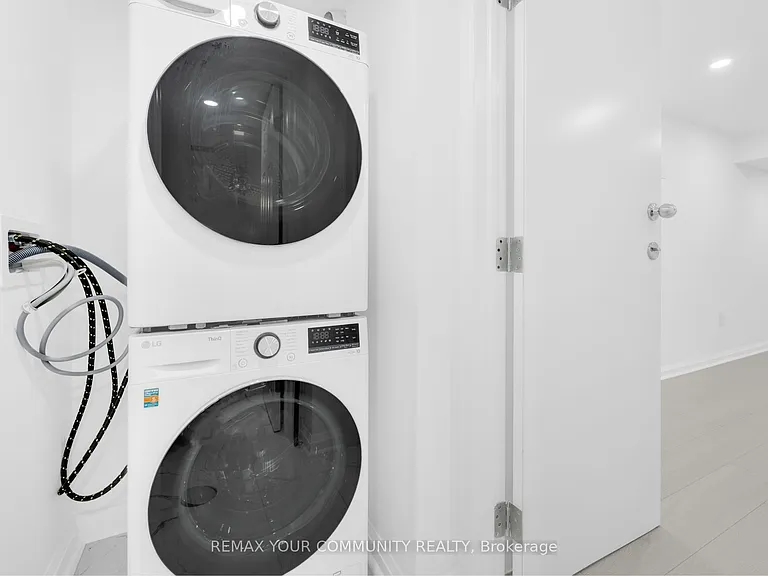 39 Veerland Dr #BASEMENT — Photo 24