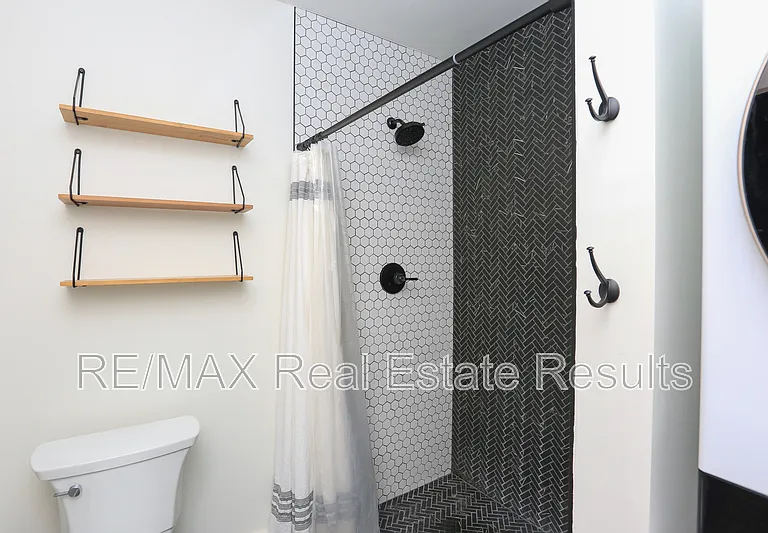 610 N Olive Ave — Photo 34