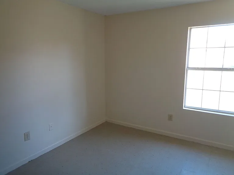 1475 Hadorn Rd — Photo 14