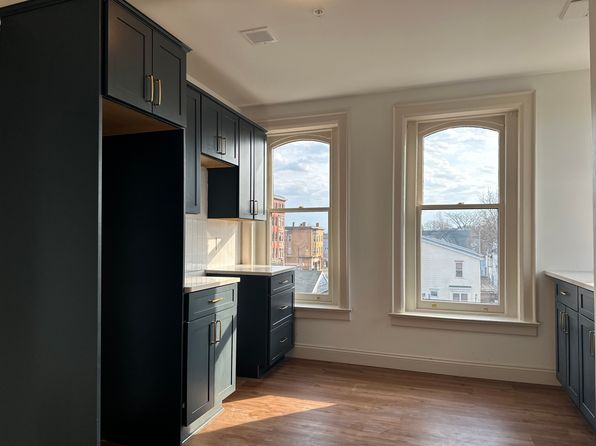 319 Connecticut St #6