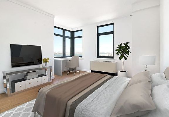 3rd image of 4026 College Point Blvd Ph 2B
