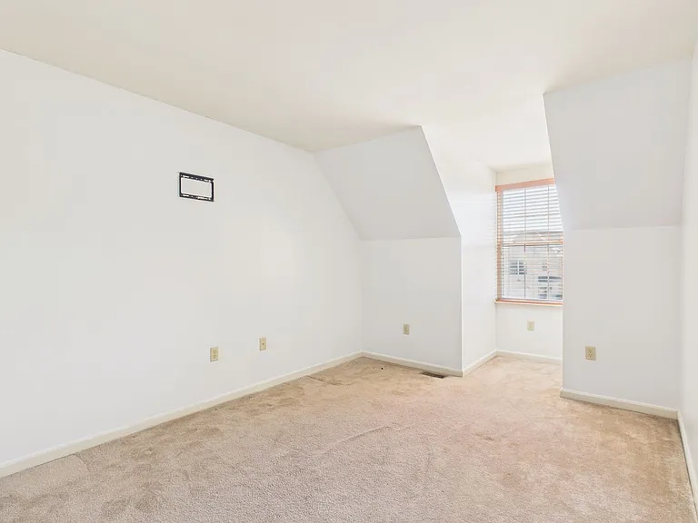 413 Waverly Rd — Photo 13