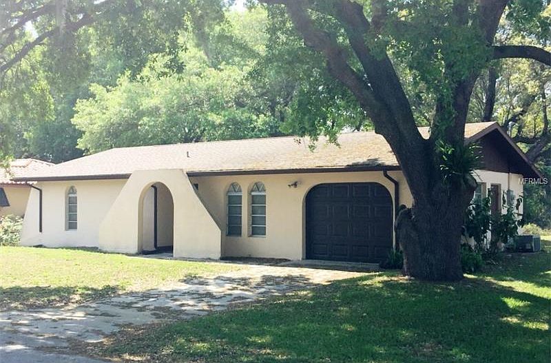 1st image of 2073 Carnac St