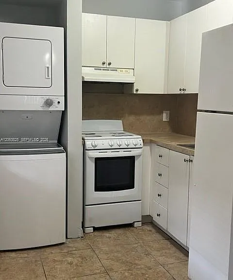 1930 SW 2nd St #3 — Photo 7
