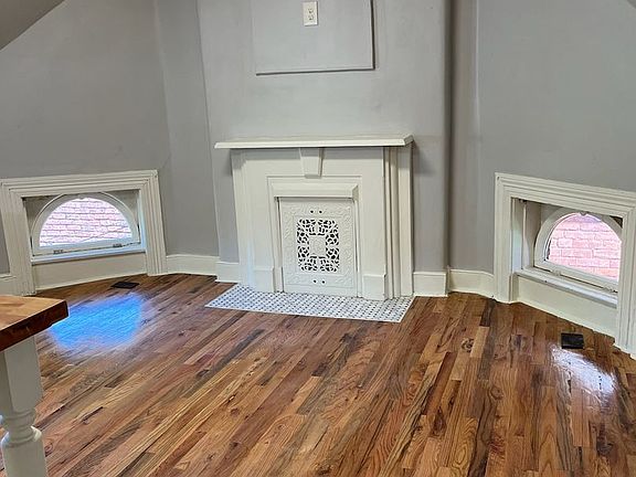 3rd image of 109 W Ormsby Ave #4