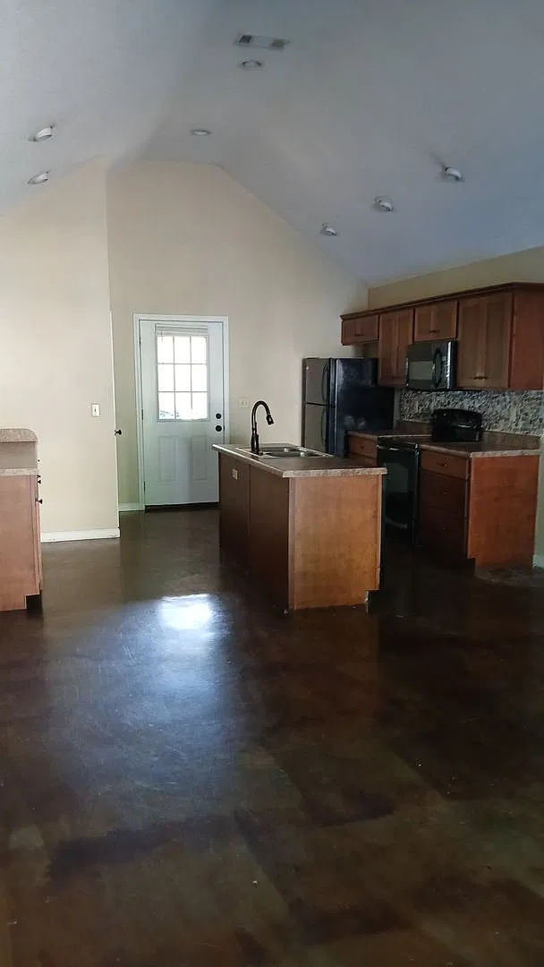 2 bedroom/2 bath — Photo 3