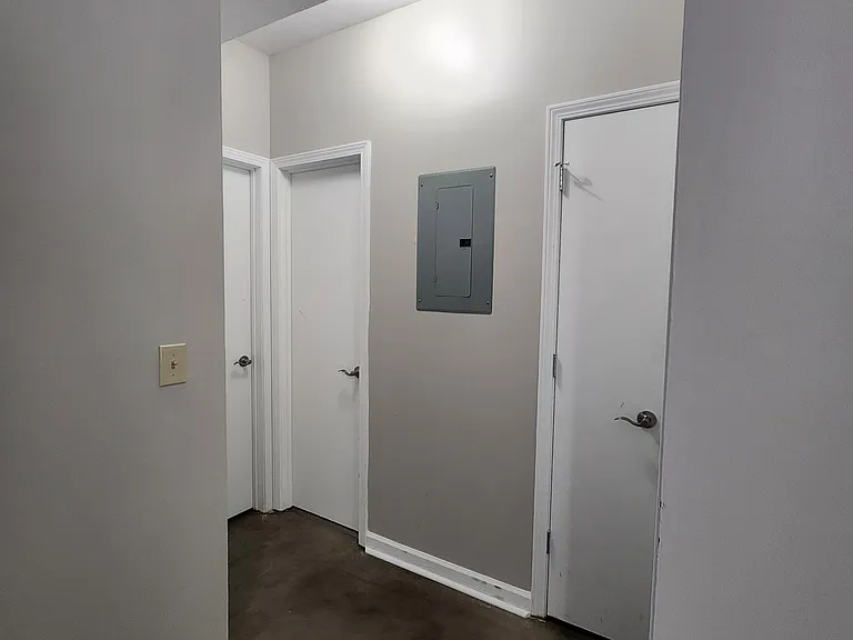 978 N Franklin Ave — Photo 20