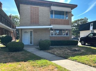 18233 Burnham Ave, Lansing, IL 60438