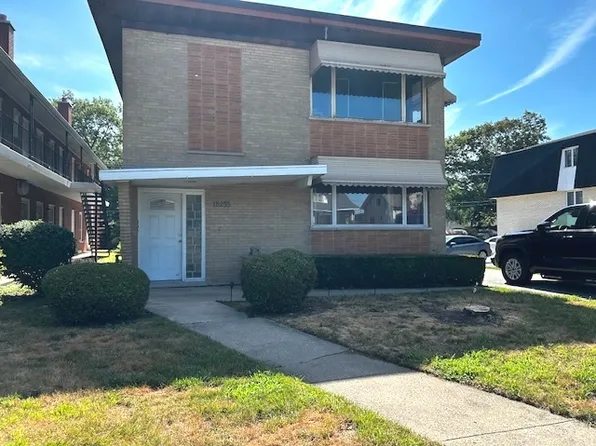 18233 Burnham Ave, Lansing, IL 60438