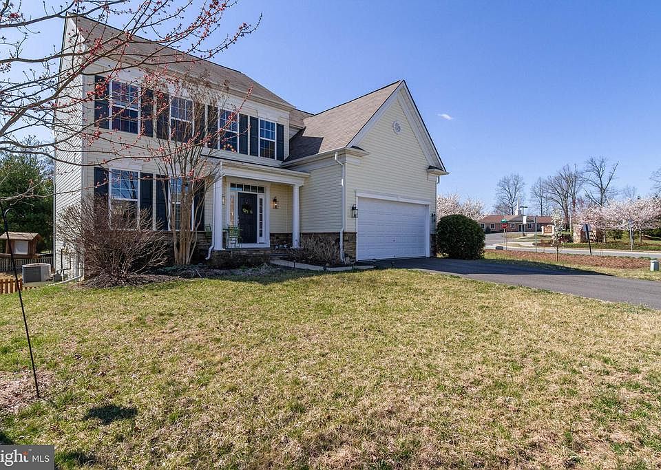 1st image of 901 Augustine Dr