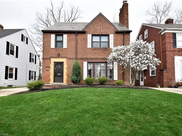 2496 Saybrook Rd, University Heights, OH 44118