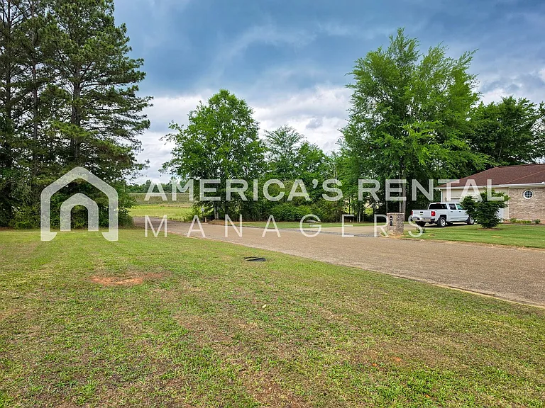 3100 Apple Valley Ln — Photo 3