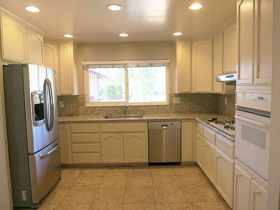 4th image of 1704 Ewer Dr