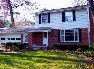 2921 Monticello Dr, Port Huron, MI 48060