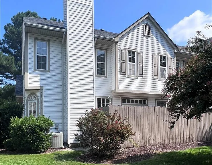1412 Shortleaf Ln — Photo 1