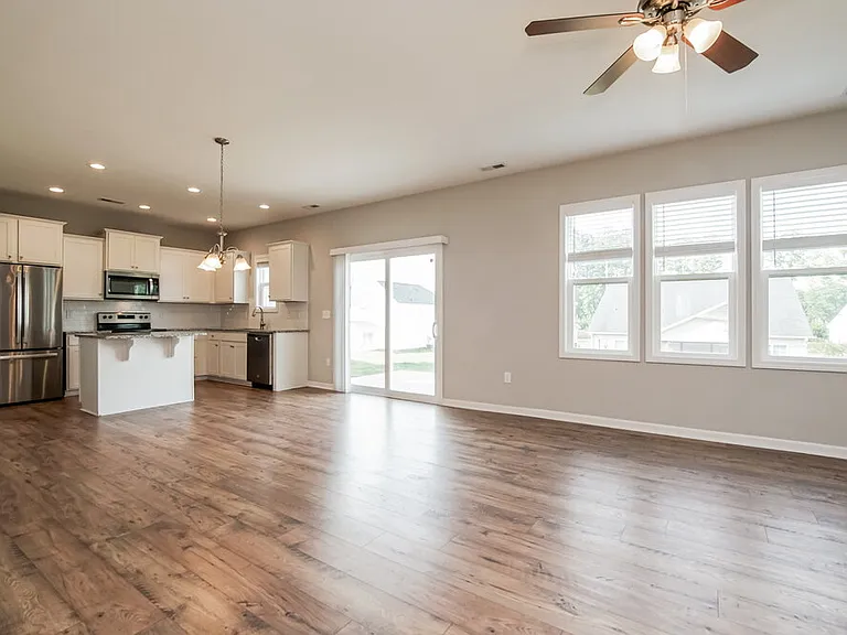 12 Patagonia Pl — Photo 8