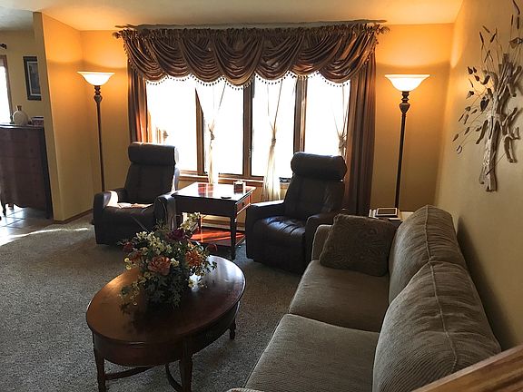 4th image of 2145 W Roselawn Dr
