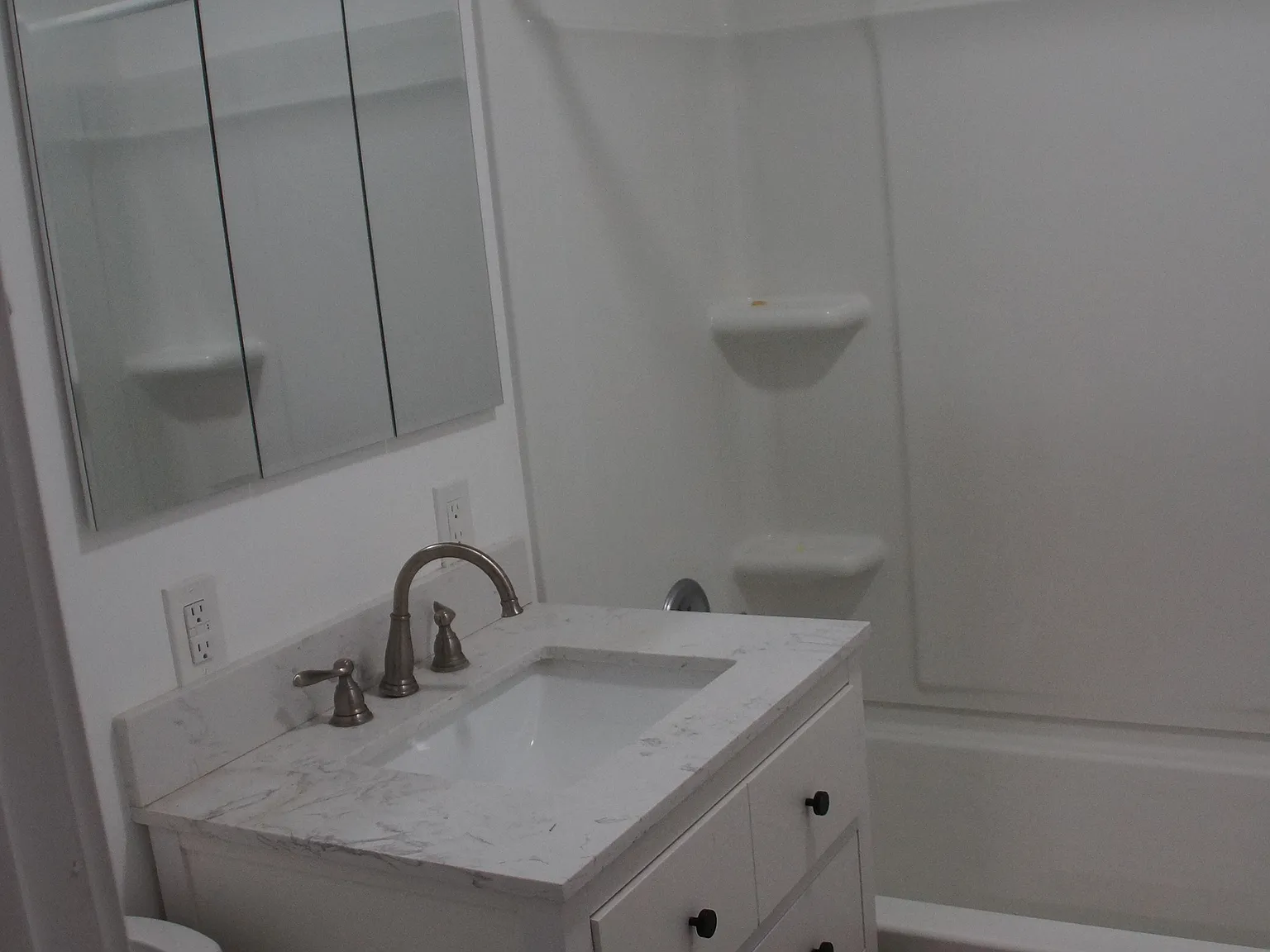 2 bed, 708 sqft, $1,240 — Photo 4