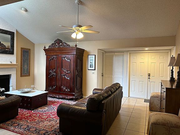 5th image of 2421 Brittany Ct
