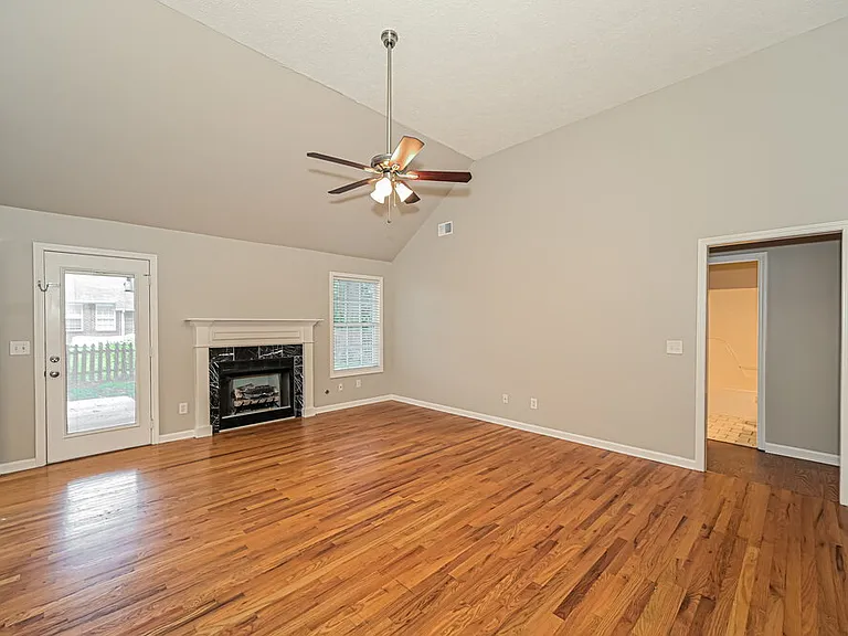 7004 Bridgewater Dr — Photo 4