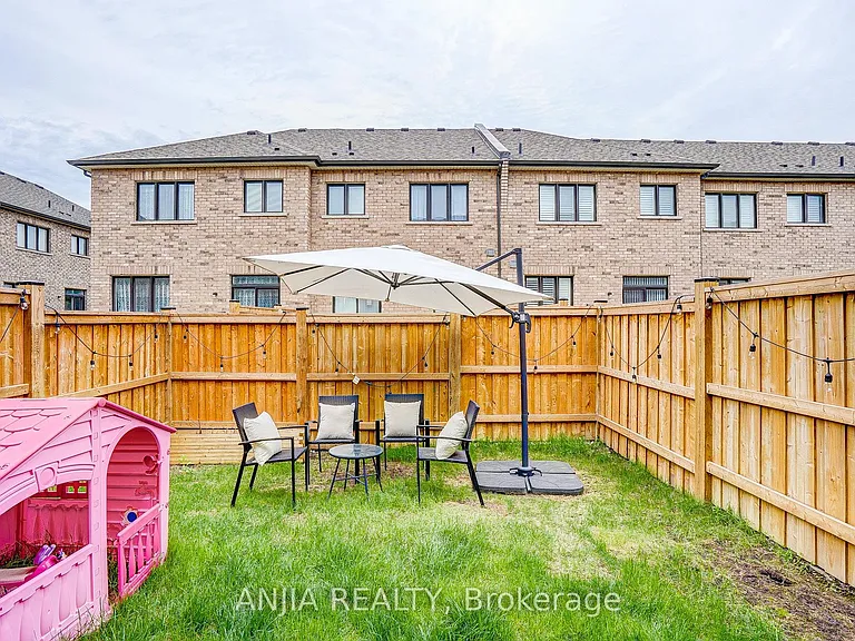 25 Collier Cres — Photo 38