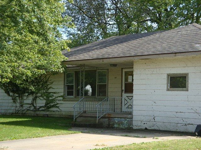 2nd image of 113 E Koplin Ave