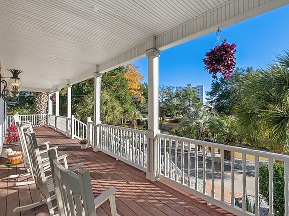 5th image of 302 Kingston Rd.